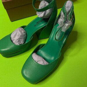 Charlotte Stone Retro Green Unique Leather Pumps, New With Tags